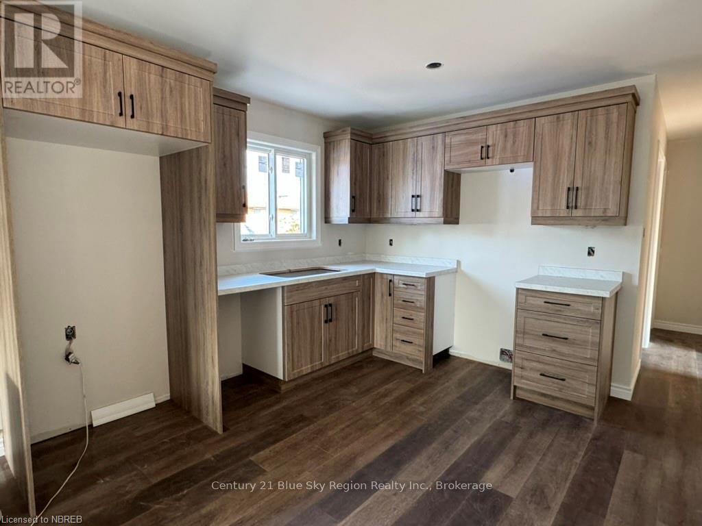 Property at 1556 FRASER STREET image 5