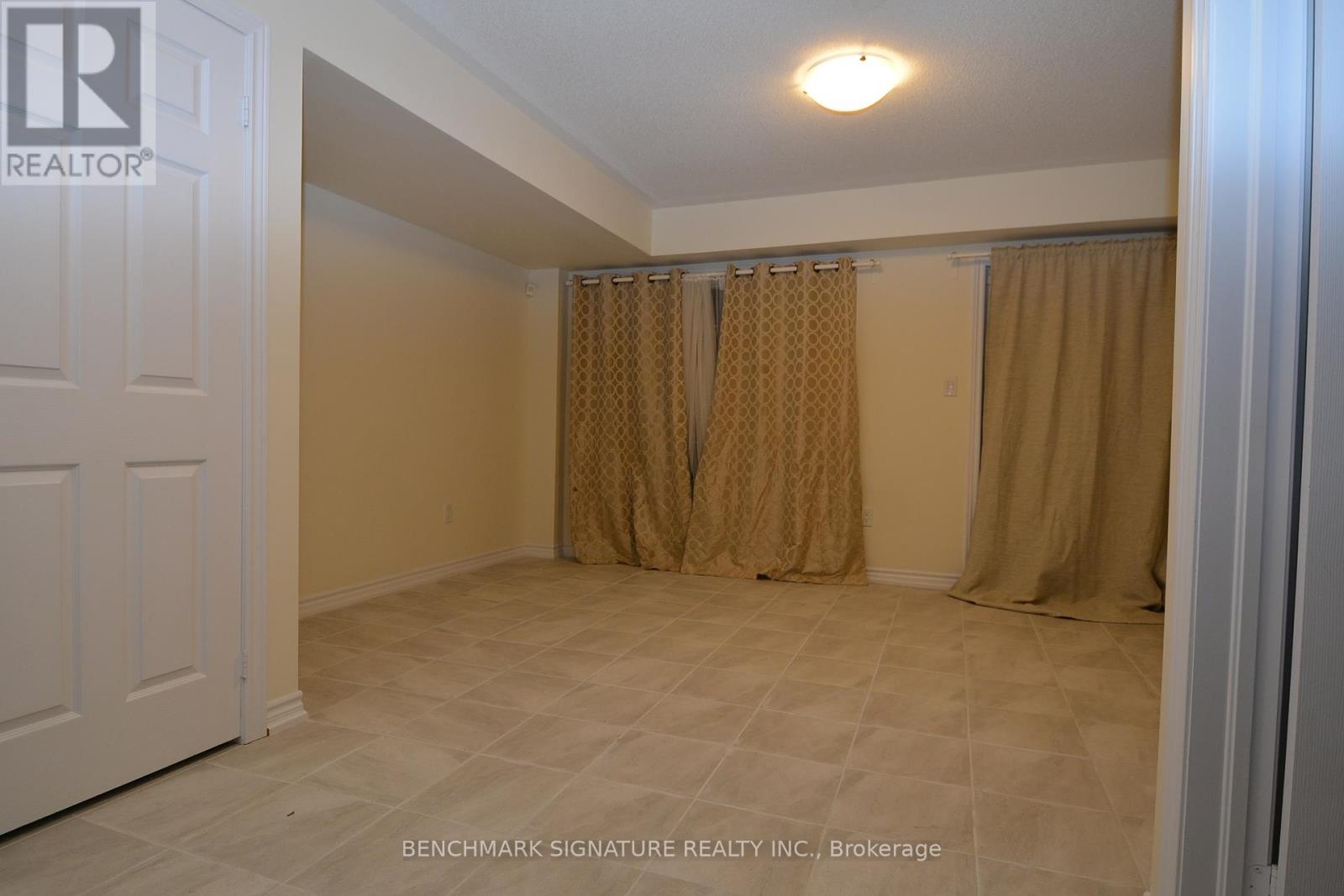 46 Farooq Boulevard, Vaughan, Ontario  L4H 4P3 - Photo 11 - N11922443