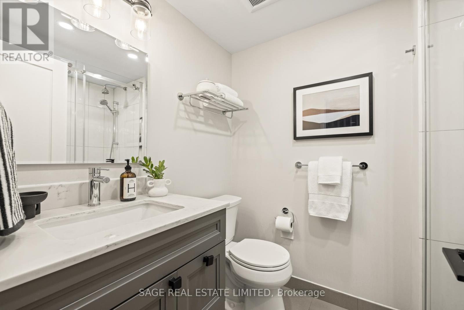 Th62 - 113 The Queensway, Toronto, Ontario  M6S 5B6 - Photo 17 - W11922414