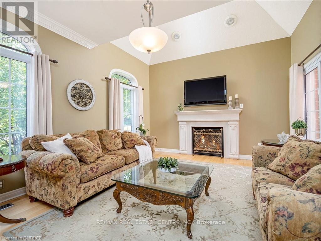 15 Trillium Terrace, Halton Hills, Ontario  L7J 2W8 - Photo 10 - W11922450