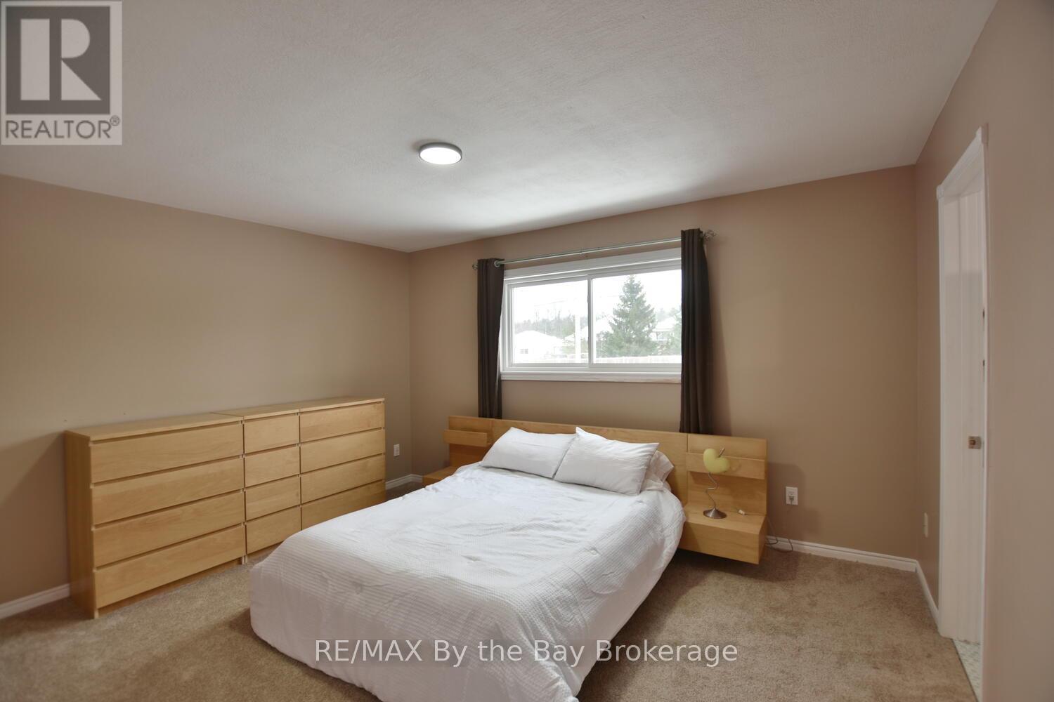 20 Leo Boulevard, Wasaga Beach, Ontario  L9Z 1C7 - Photo 12 - S11921895