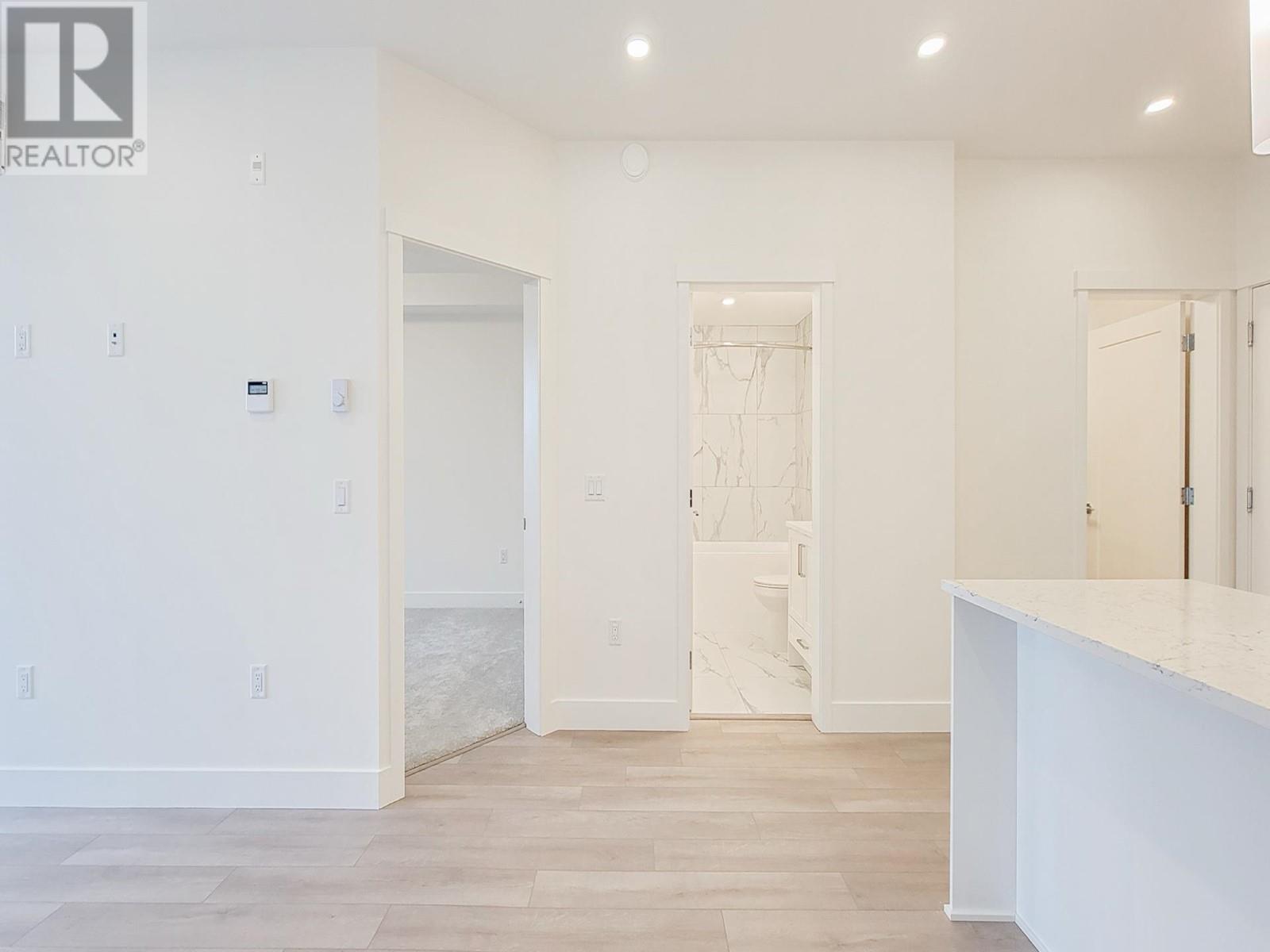 310 22633 Selkirk Avenue, Maple Ridge, British Columbia  V2X 1C7 - Photo 11 - R2954847