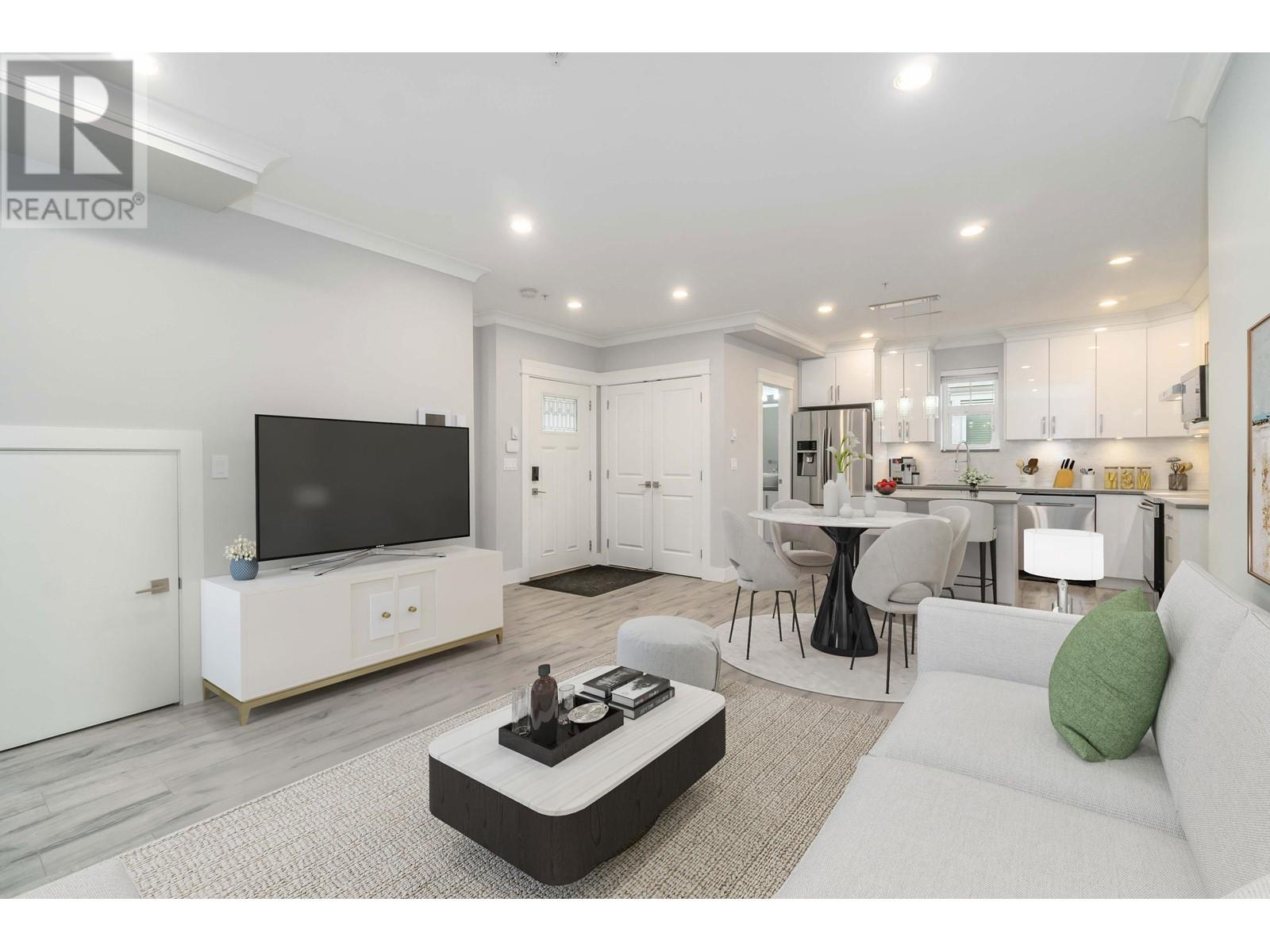 Listing Picture 2 of 30 : 5665 KILLARNEY STREET, Vancouver / 溫哥華 - 魯藝地產 Yvonne Lu Group - MLS Medallion Club Member