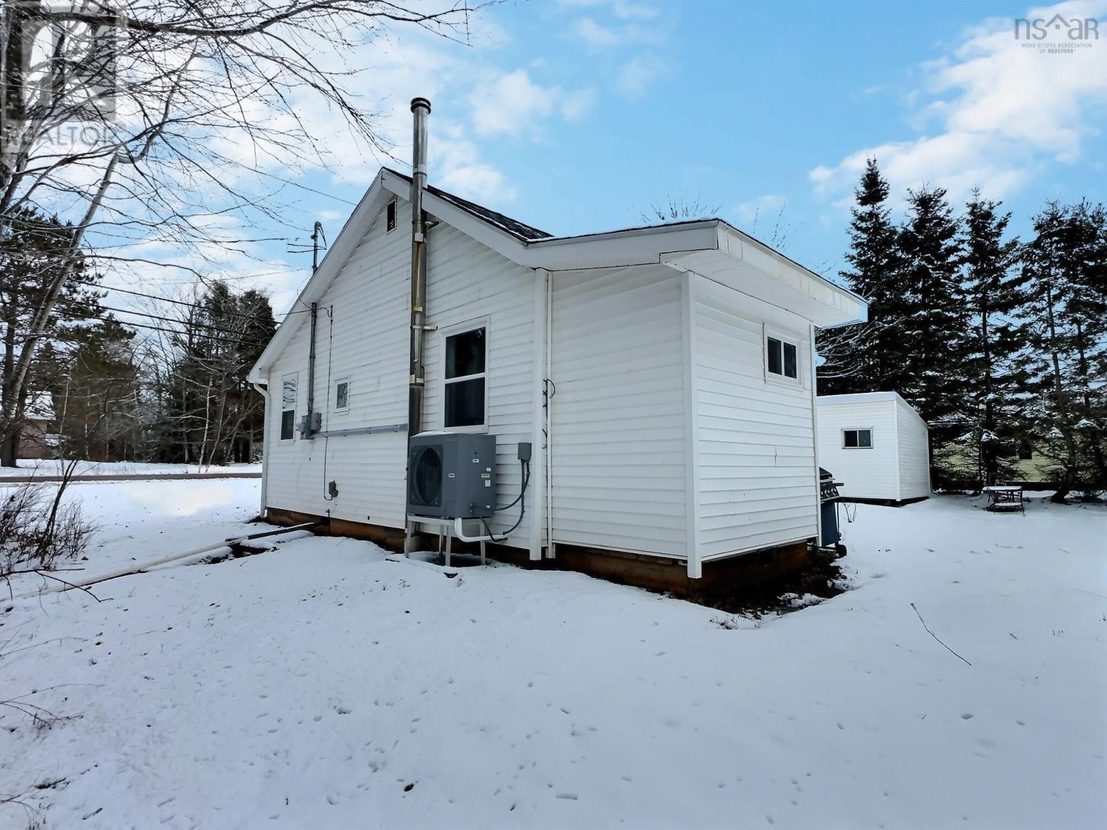 64 Salmon River Road, Valley, Nova Scotia  B6L 2S5 - Photo 12 - 202500826