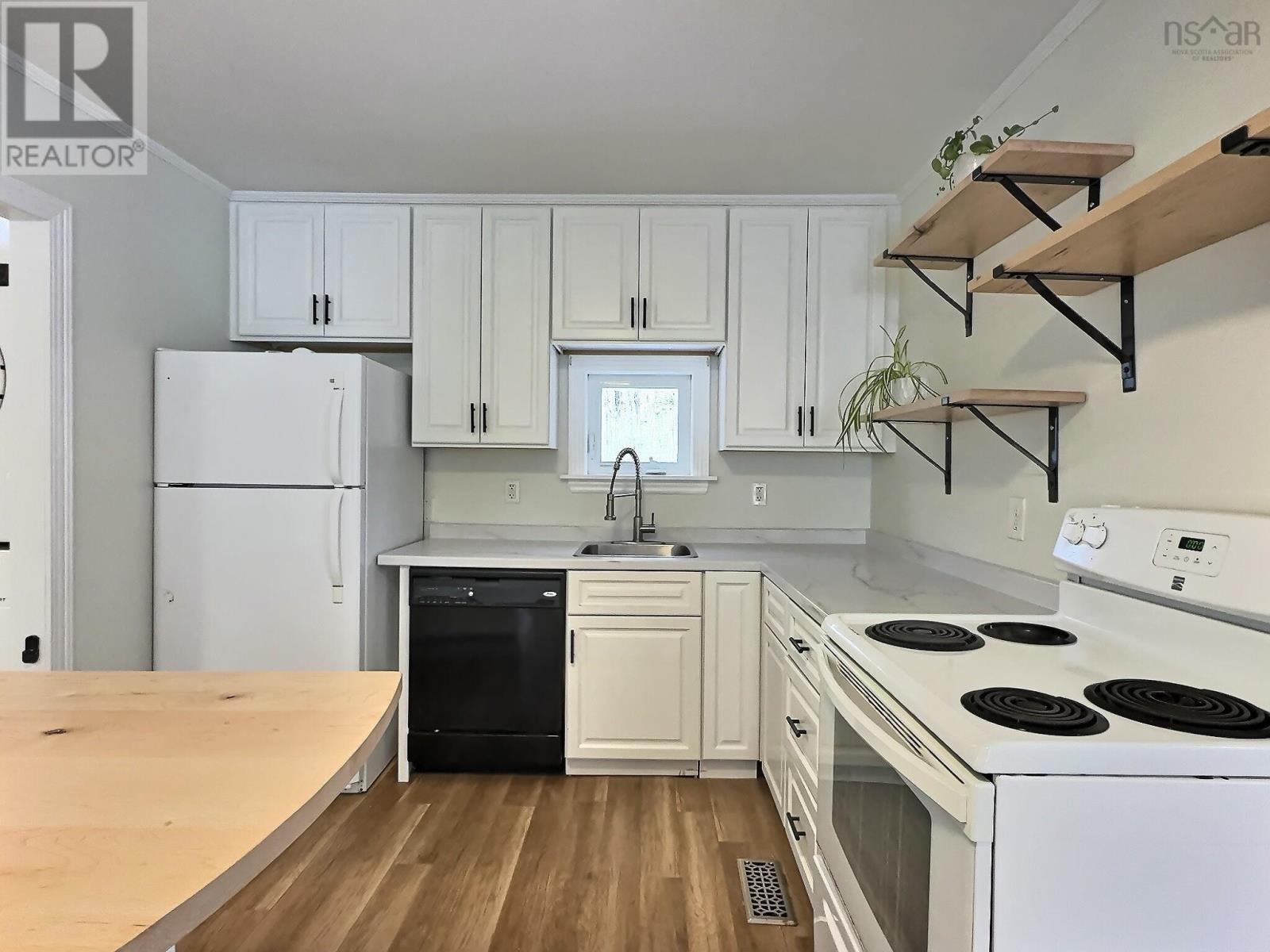 64 Salmon River Road, Valley, Nova Scotia  B6L 2S5 - Photo 3 - 202500826