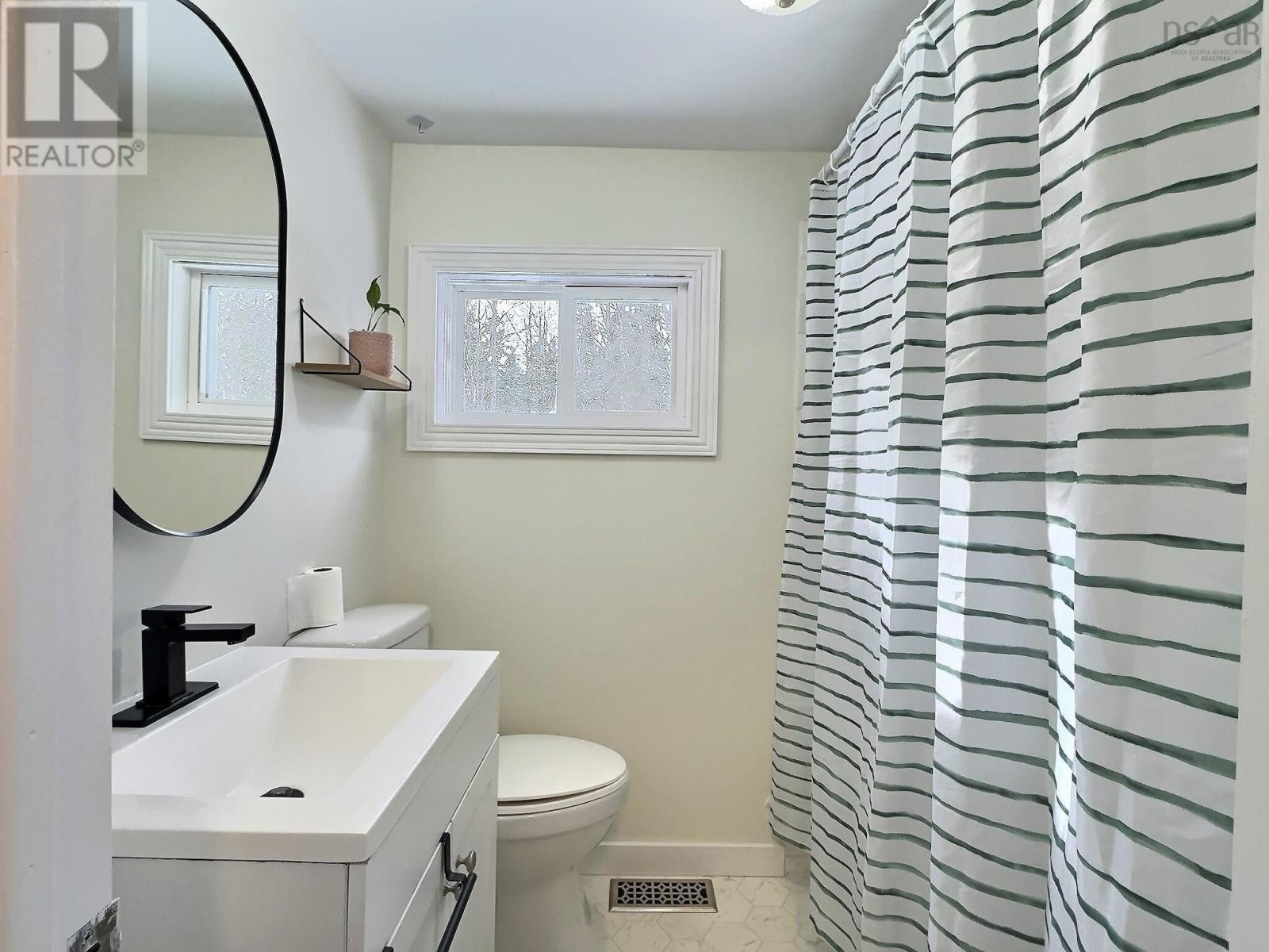 64 Salmon River Road, Valley, Nova Scotia  B6L 2S5 - Photo 9 - 202500826