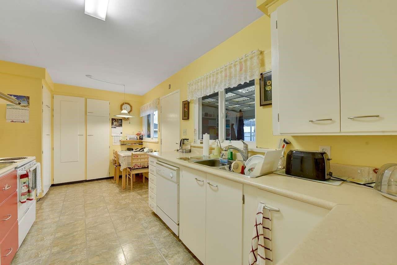 11102 135a Street, Surrey, British Columbia  V3R 3A4 - Photo 10 - R2955492