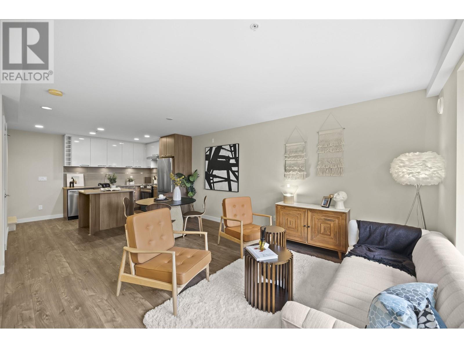Listing Picture 5 of 18 : 108 9350 UNIVERSITY HIGH STREET, Burnaby / 本拿比 - 魯藝地產 Yvonne Lu Group - MLS Medallion Club Member