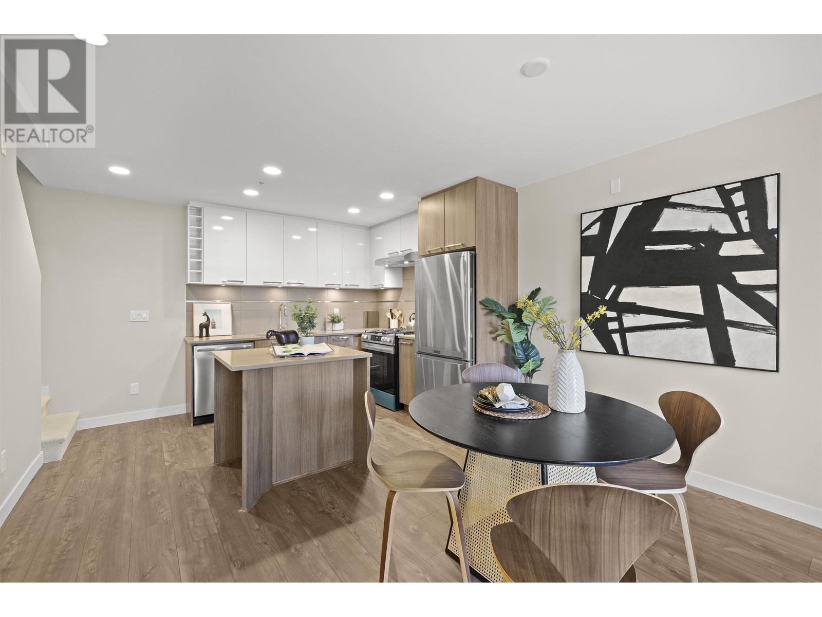 Listing Picture 6 of 18 : 108 9350 UNIVERSITY HIGH STREET, Burnaby / 本拿比 - 魯藝地產 Yvonne Lu Group - MLS Medallion Club Member