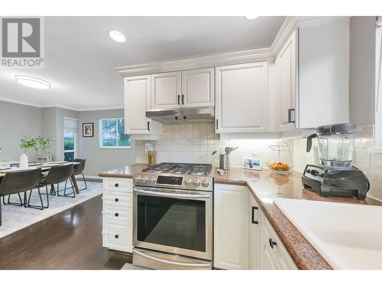 517 St. Andrews Avenue, North Vancouver, British Columbia  V7L 4W2 - Photo 11 - R2955934