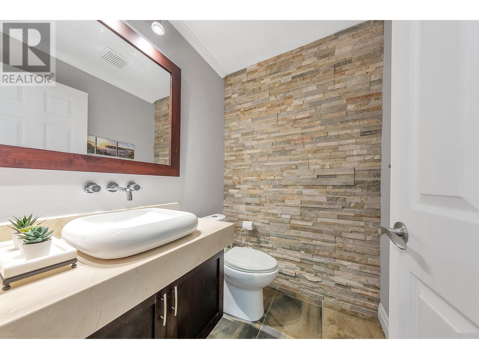 517 St. Andrews Avenue, North Vancouver, British Columbia  V7L 4W2 - Photo 17 - R2955934