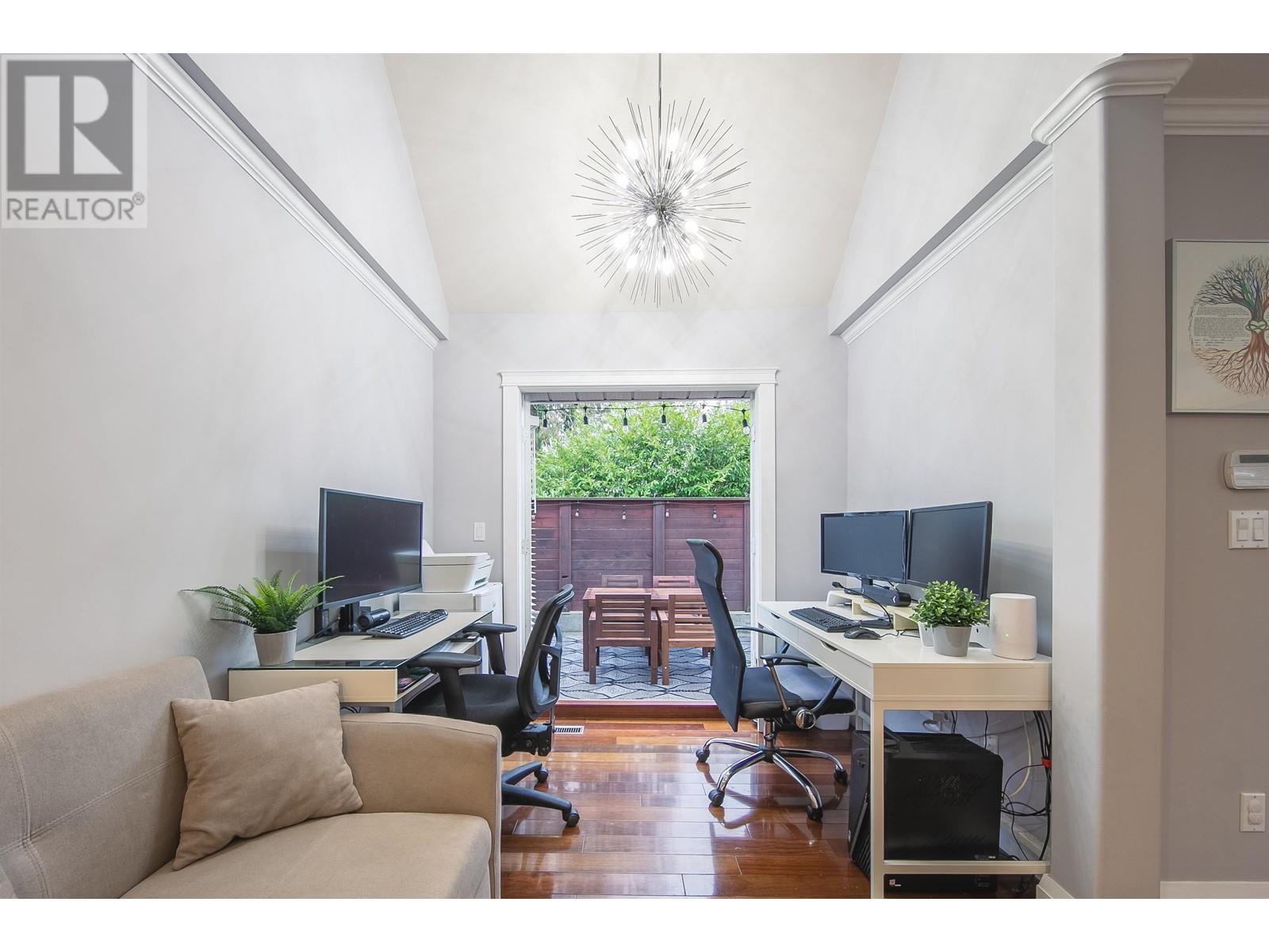517 St. Andrews Avenue, North Vancouver, British Columbia  V7L 4W2 - Photo 9 - R2955934