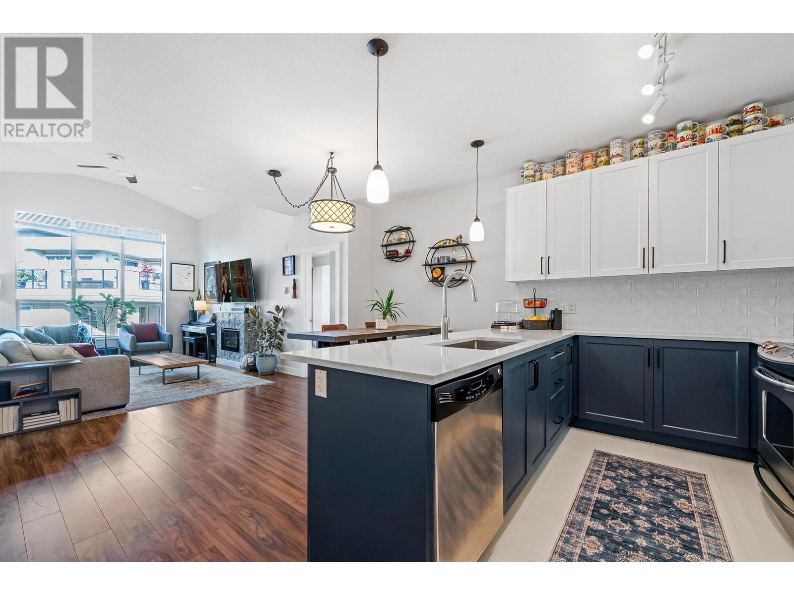 406 240 Francis Way, New Westminster, British Columbia  V3L 0E5 - Photo 2 - R2955947