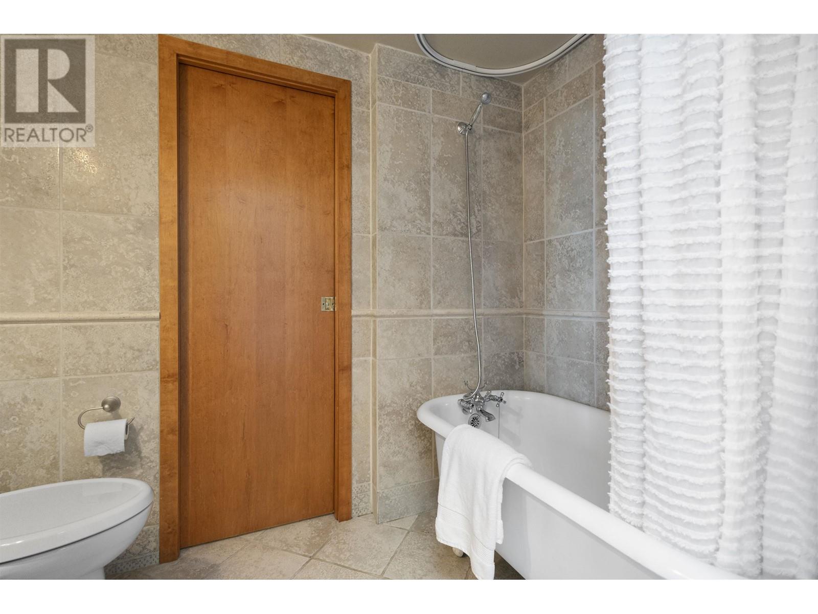 Listing Picture 20 of 25 : 2601 889 HOMER STREET, Vancouver / 溫哥華 - 魯藝地產 Yvonne Lu Group - MLS Medallion Club Member