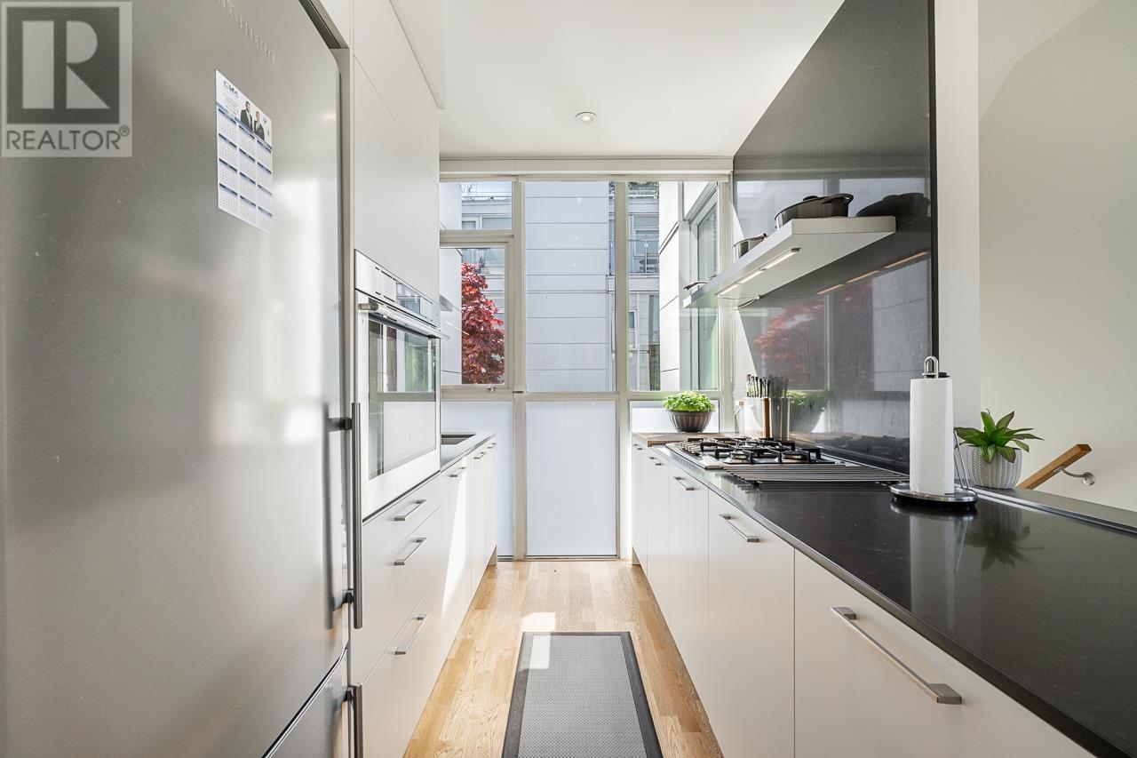 Listing Picture 10 of 37 : 778 W 6TH AVENUE, Vancouver / 溫哥華 - 魯藝地產 Yvonne Lu Group - MLS Medallion Club Member