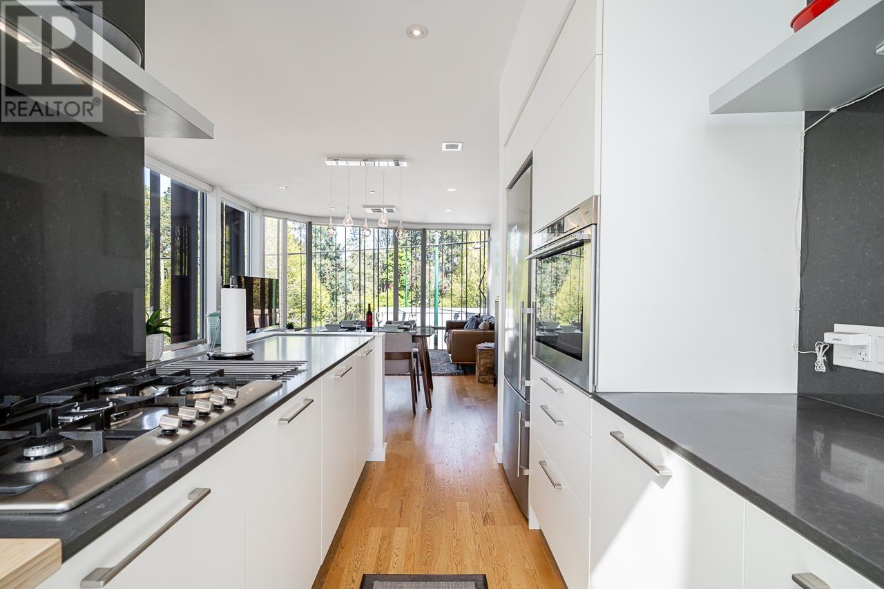 Listing Picture 13 of 37 : 778 W 6TH AVENUE, Vancouver / 溫哥華 - 魯藝地產 Yvonne Lu Group - MLS Medallion Club Member