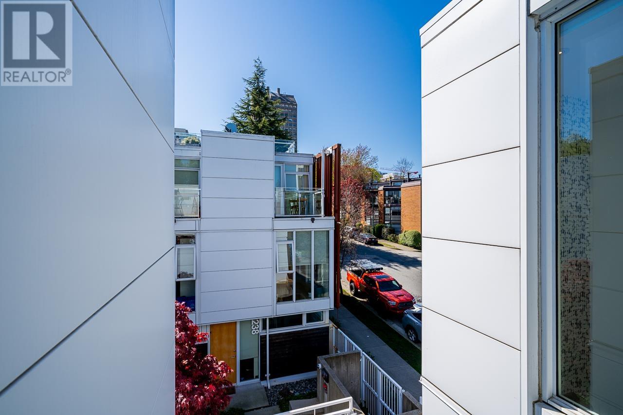 Listing Picture 23 of 37 : 778 W 6TH AVENUE, Vancouver / 溫哥華 - 魯藝地產 Yvonne Lu Group - MLS Medallion Club Member