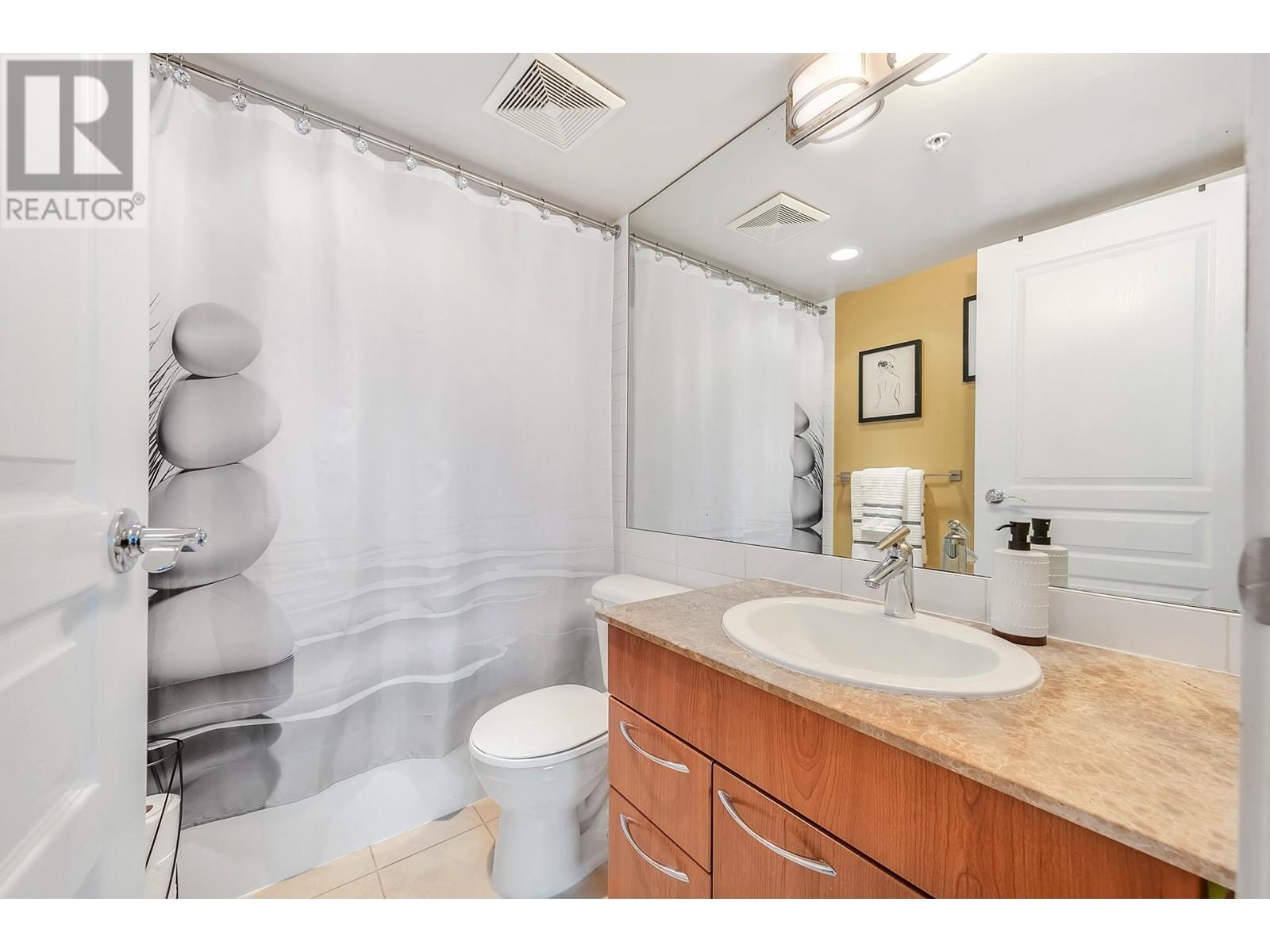 Listing Picture 21 of 33 : 1479 E KING EDWARD AVENUE, Vancouver / 溫哥華 - 魯藝地產 Yvonne Lu Group - MLS Medallion Club Member