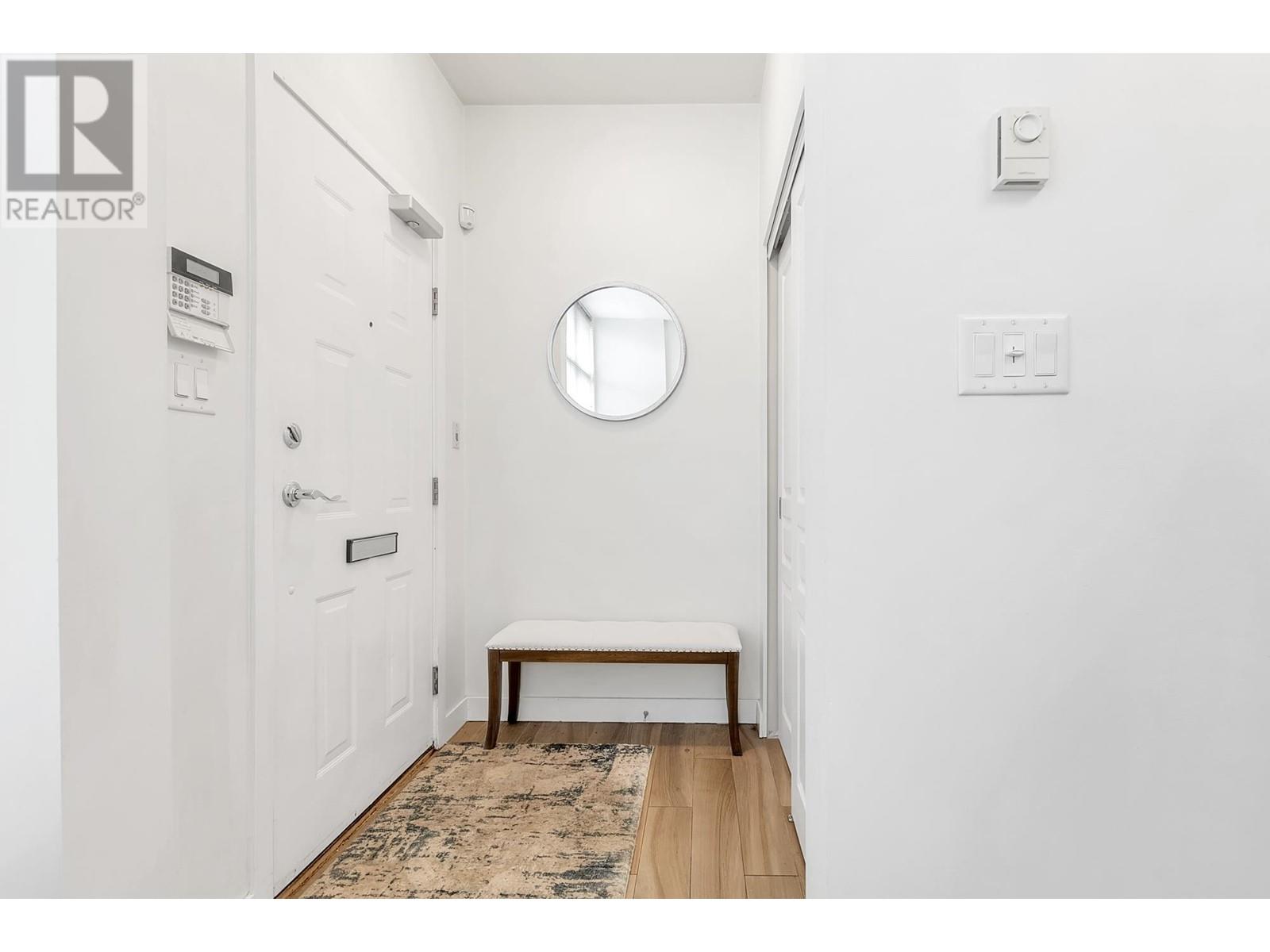 Listing Picture 4 of 33 : 1479 E KING EDWARD AVENUE, Vancouver / 溫哥華 - 魯藝地產 Yvonne Lu Group - MLS Medallion Club Member