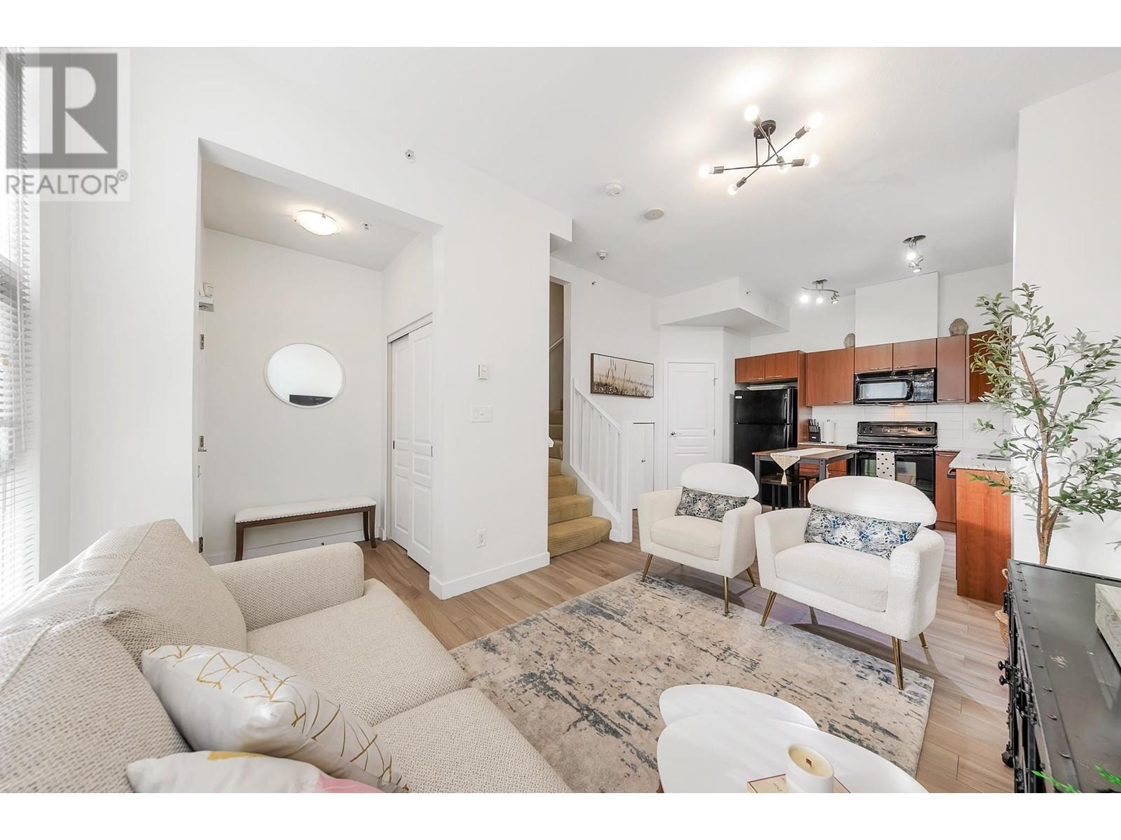 Listing Picture 5 of 33 : 1479 E KING EDWARD AVENUE, Vancouver / 溫哥華 - 魯藝地產 Yvonne Lu Group - MLS Medallion Club Member