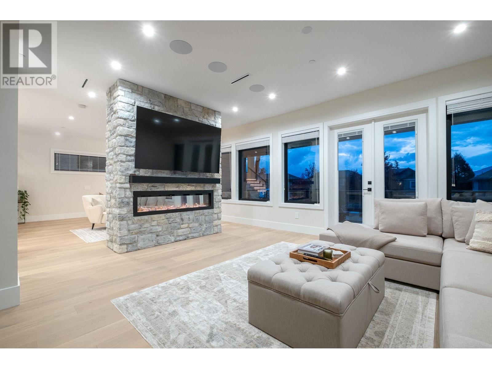 21996 Isaac Crescent, Maple Ridge, British Columbia  V2X 8N8 - Photo 6 - R2955935