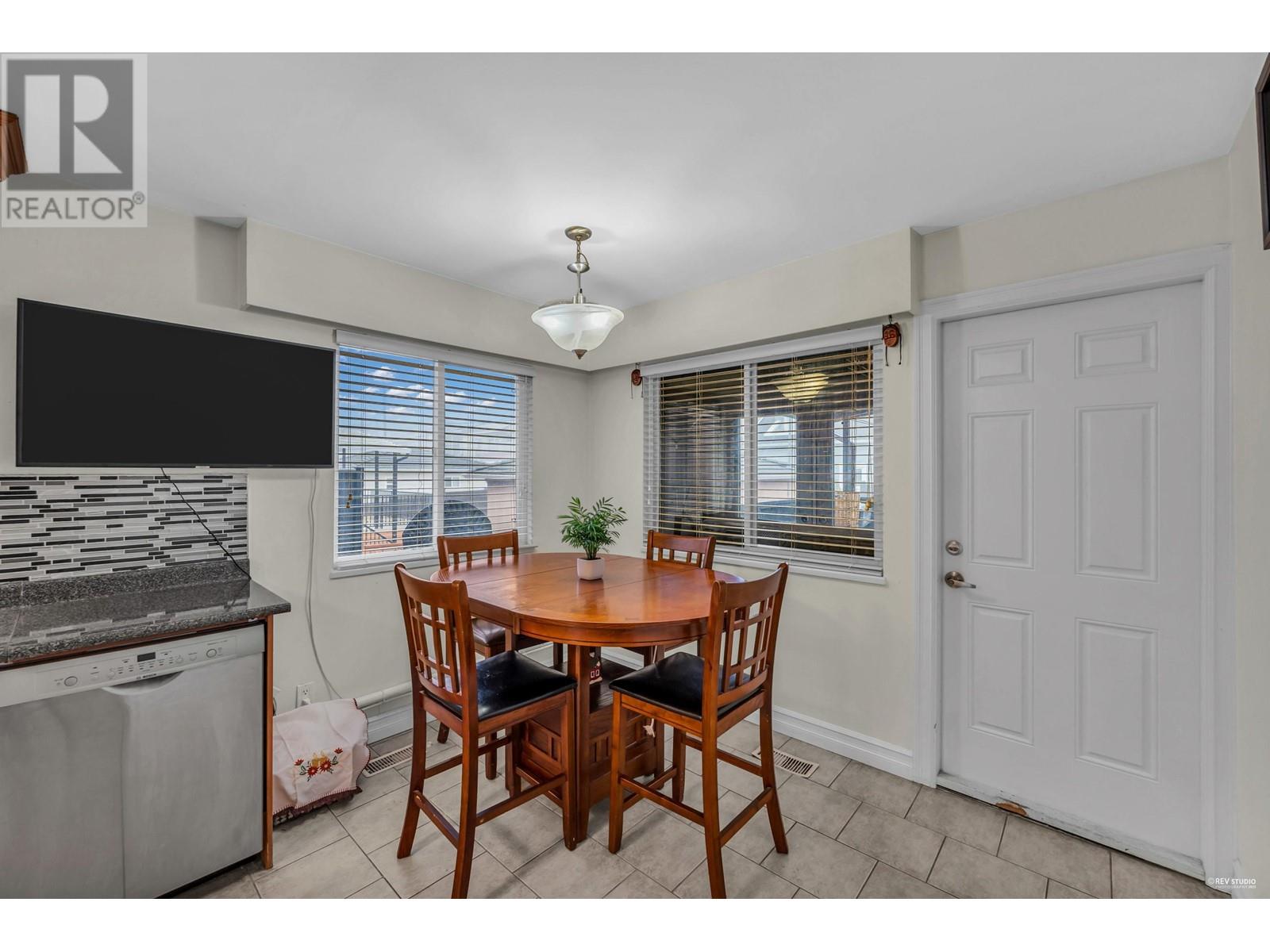 Listing Picture 12 of 35 : 1237 E 64TH AVENUE, Vancouver / 溫哥華 - 魯藝地產 Yvonne Lu Group - MLS Medallion Club Member