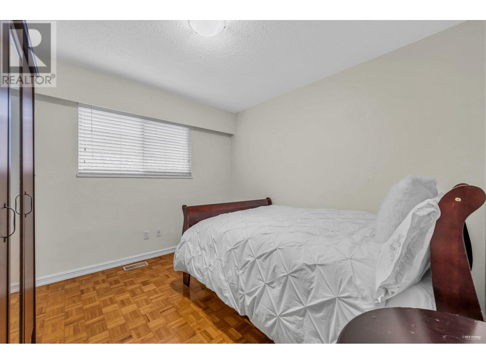 Listing Picture 16 of 35 : 1237 E 64TH AVENUE, Vancouver / 溫哥華 - 魯藝地產 Yvonne Lu Group - MLS Medallion Club Member