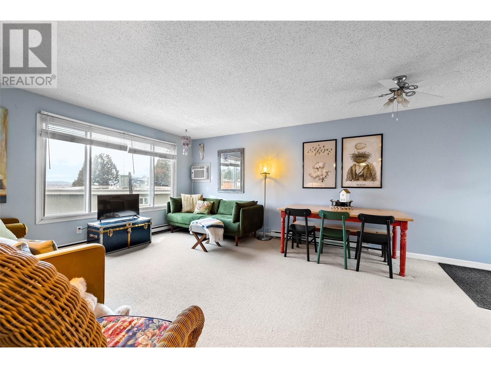 Property at 1089 McMurdo Drive Unit# 3 image 2