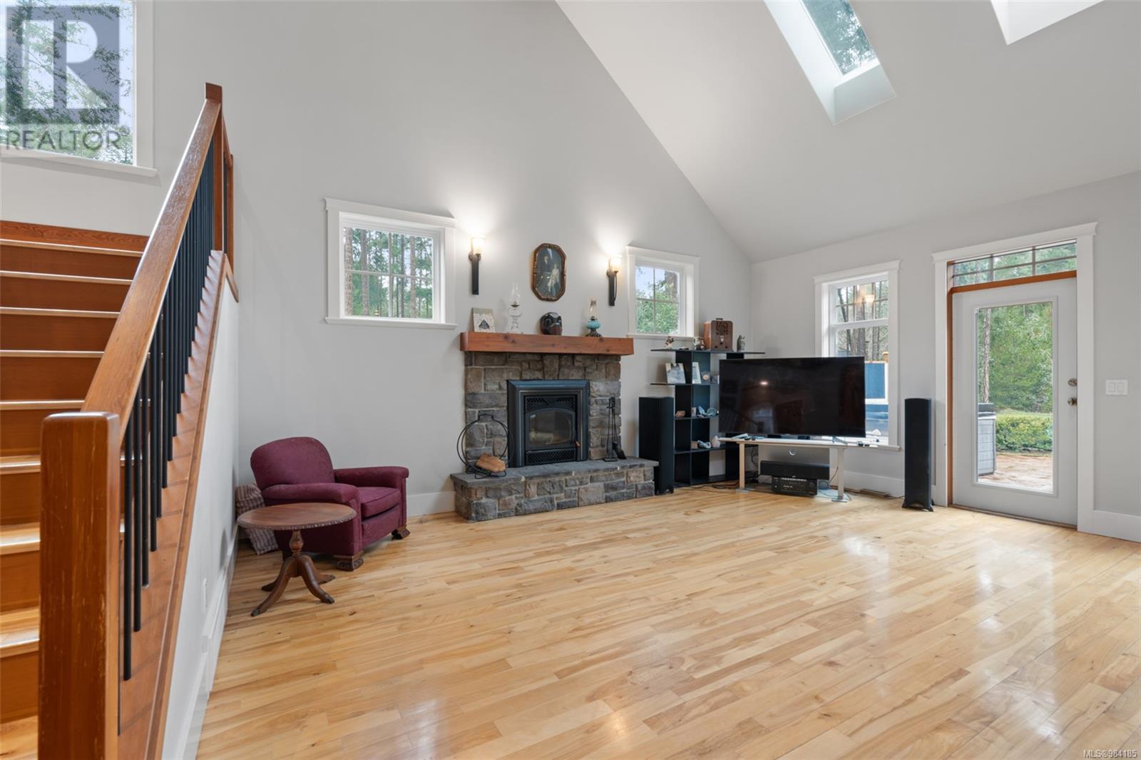 Property at 838 Rivers Edge Dr image 4