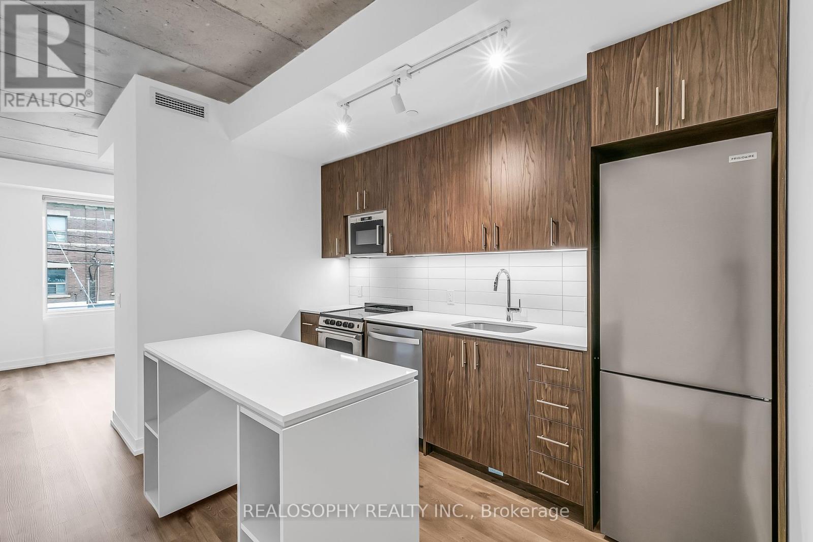 307 - 115 Larchmount Avenue, Toronto, Ontario  M4M 2Y6 - Photo 3 - E11922812