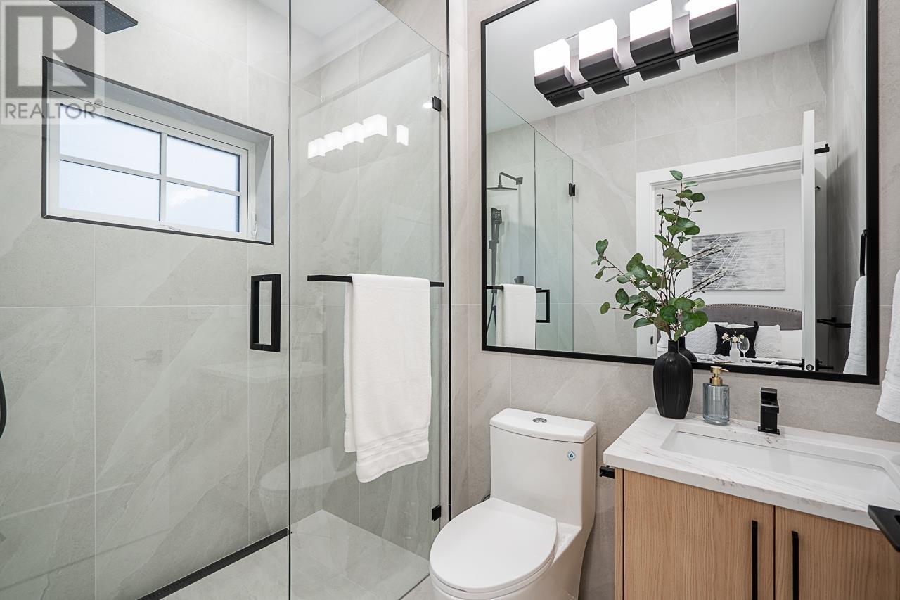 Listing Picture 16 of 36 : 2329 E 49TH AVENUE, Vancouver / 溫哥華 - 魯藝地產 Yvonne Lu Group - MLS Medallion Club Member