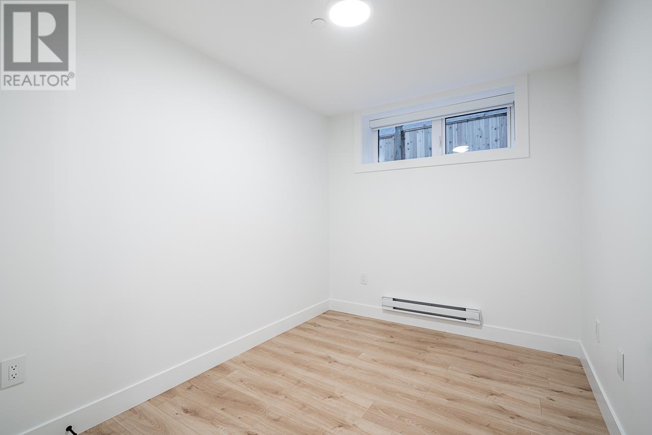 Listing Picture 24 of 36 : 2329 E 49TH AVENUE, Vancouver / 溫哥華 - 魯藝地產 Yvonne Lu Group - MLS Medallion Club Member