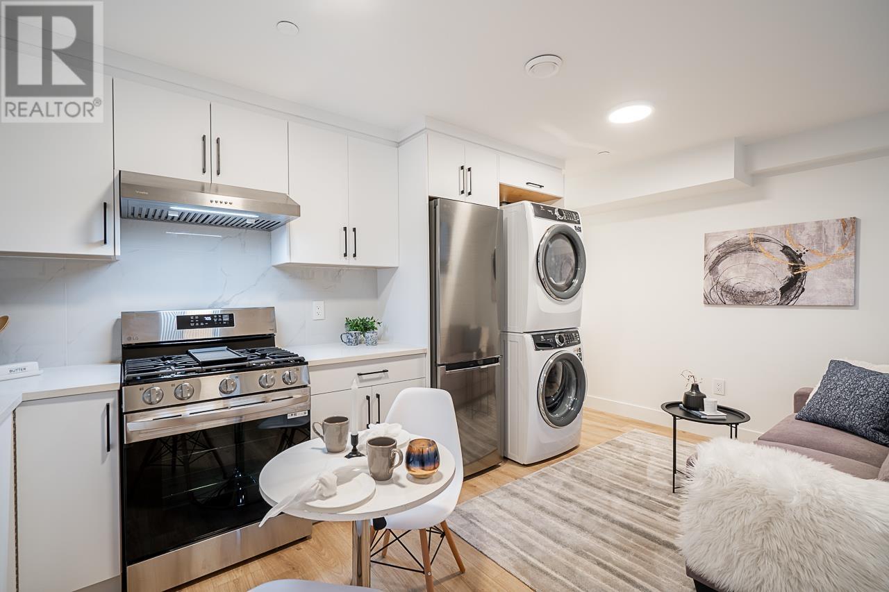 Listing Picture 22 of 36 : 2329 E 49TH AVENUE, Vancouver / 溫哥華 - 魯藝地產 Yvonne Lu Group - MLS Medallion Club Member