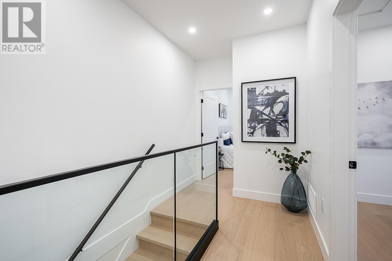 Listing Picture 17 of 36 : 2329 E 49TH AVENUE, Vancouver / 溫哥華 - 魯藝地產 Yvonne Lu Group - MLS Medallion Club Member