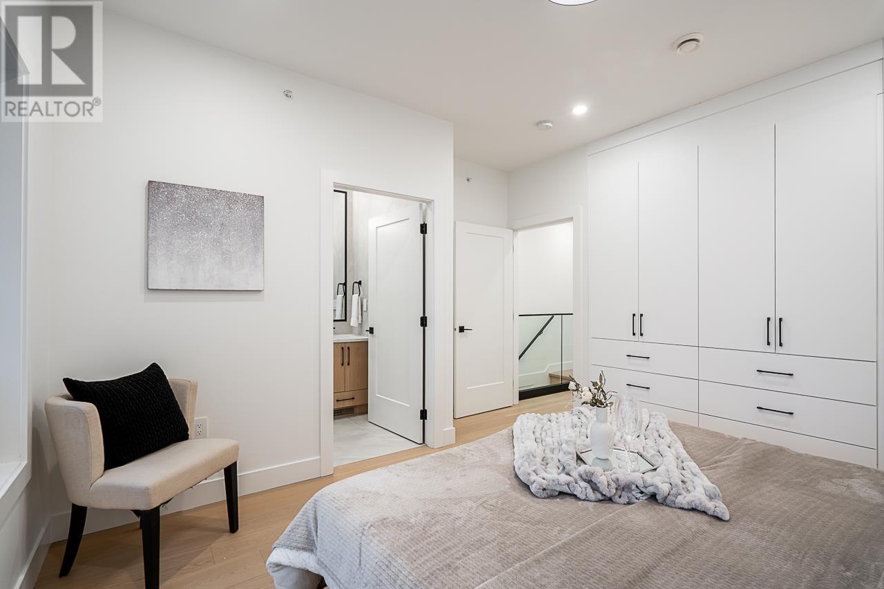 Listing Picture 15 of 36 : 2329 E 49TH AVENUE, Vancouver / 溫哥華 - 魯藝地產 Yvonne Lu Group - MLS Medallion Club Member