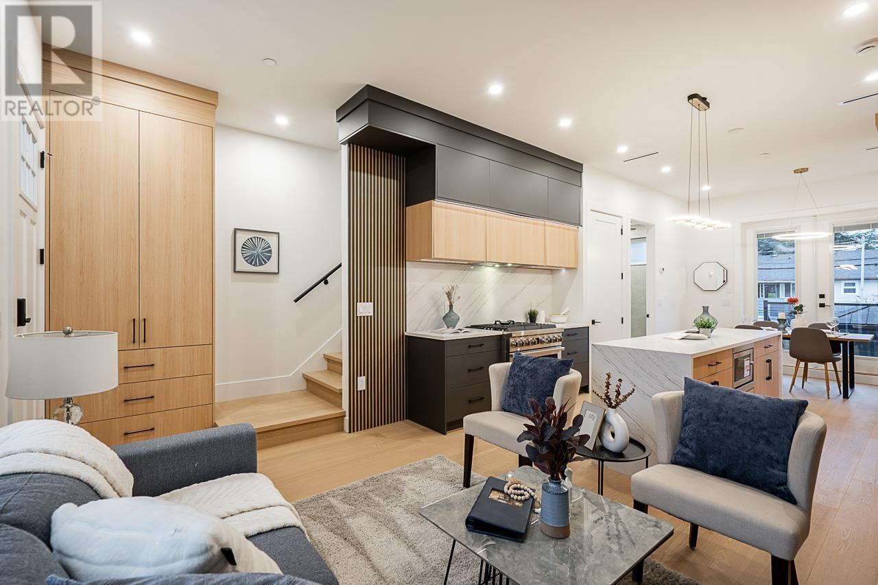 Listing Picture 4 of 36 : 2329 E 49TH AVENUE, Vancouver / 溫哥華 - 魯藝地產 Yvonne Lu Group - MLS Medallion Club Member