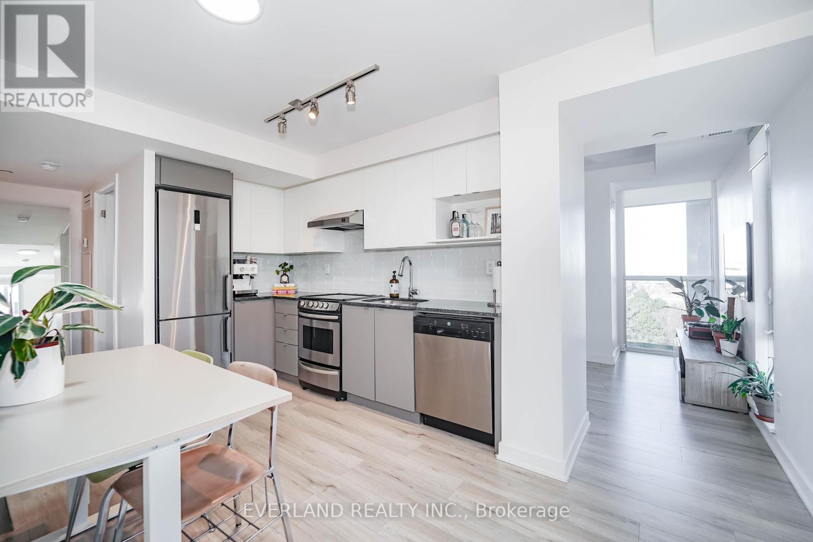 Property at 1005 - 160 FLEMINGTON ROAD image 1