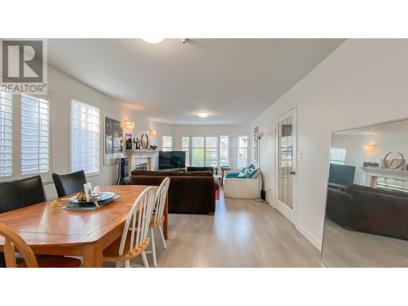 Listing Picture 6 of 40 : 736 E 55TH AVENUE, Vancouver / 溫哥華 - 魯藝地產 Yvonne Lu Group - MLS Medallion Club Member