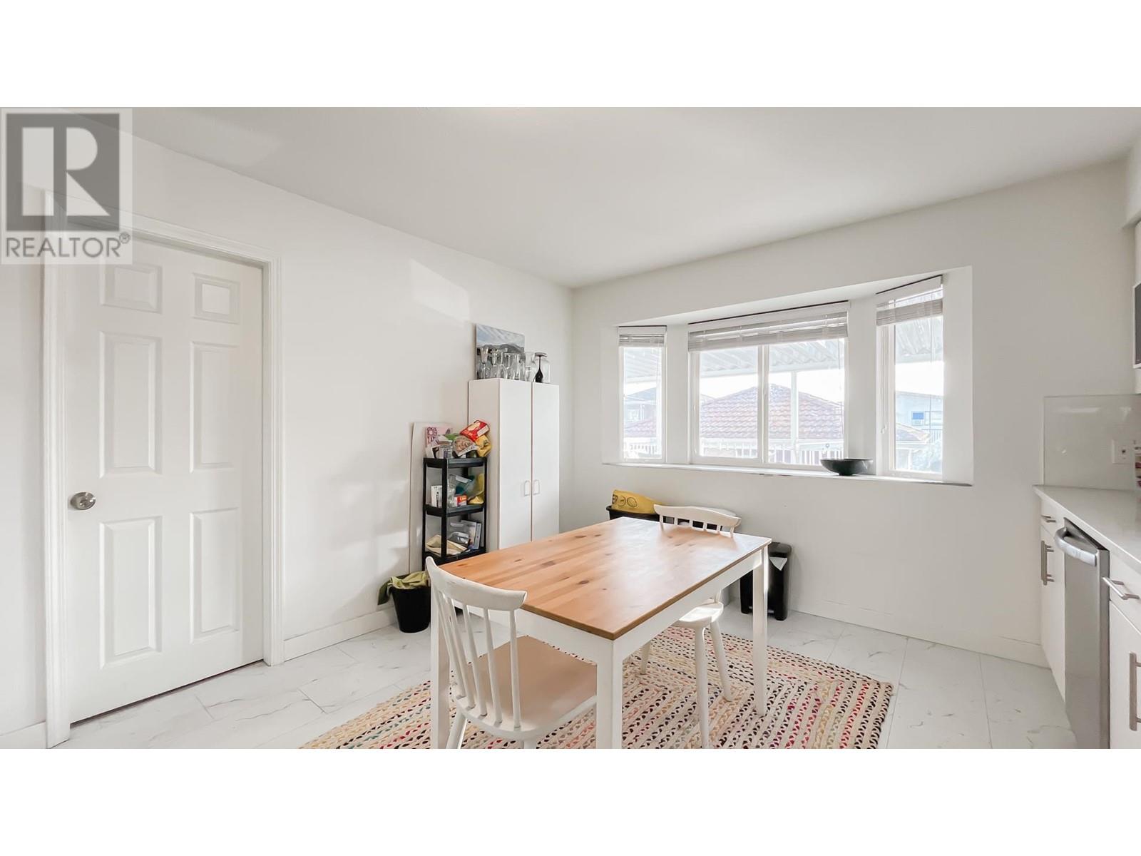 Listing Picture 10 of 40 : 736 E 55TH AVENUE, Vancouver / 溫哥華 - 魯藝地產 Yvonne Lu Group - MLS Medallion Club Member