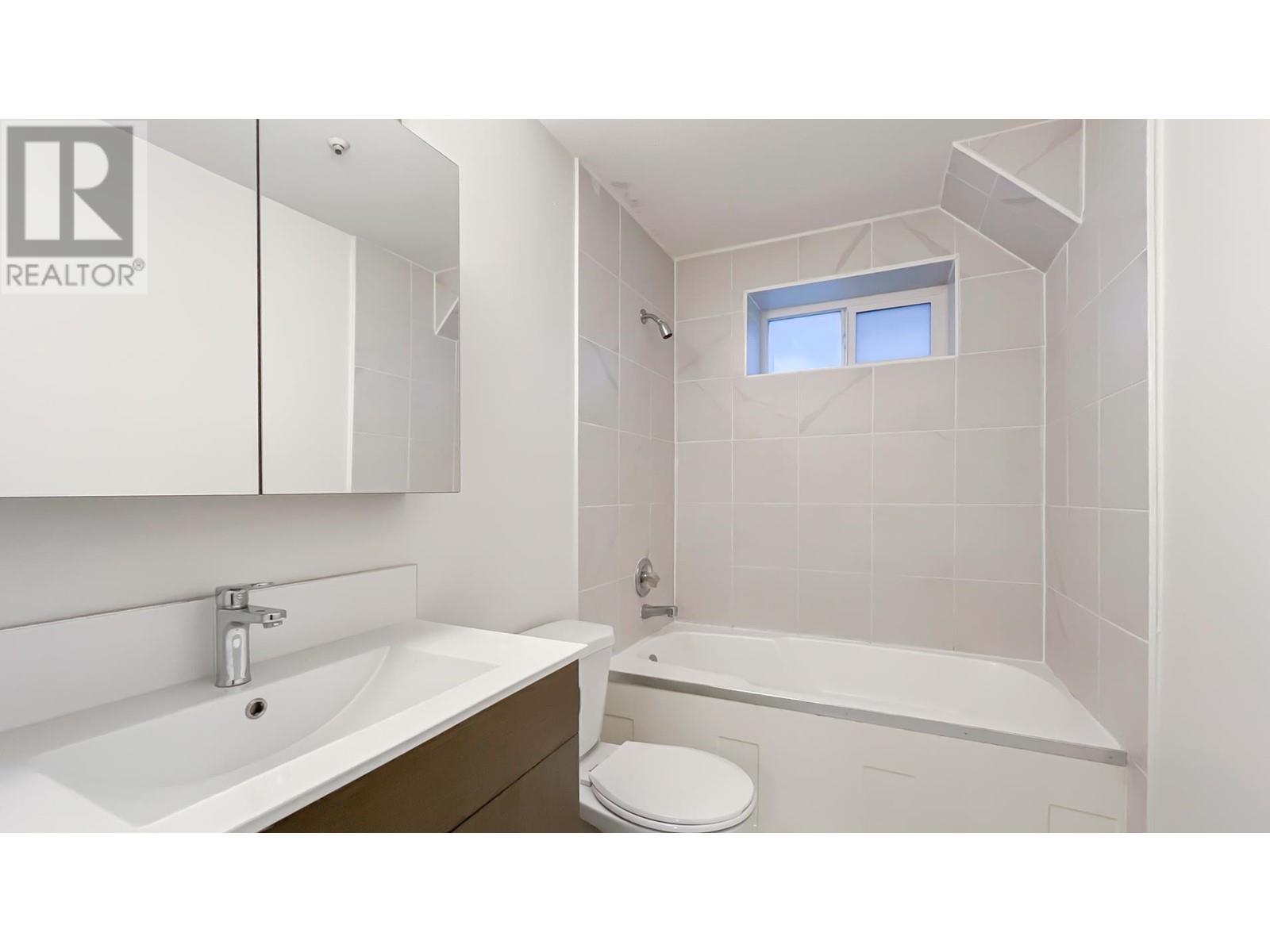 Listing Picture 32 of 40 : 736 E 55TH AVENUE, Vancouver / 溫哥華 - 魯藝地產 Yvonne Lu Group - MLS Medallion Club Member