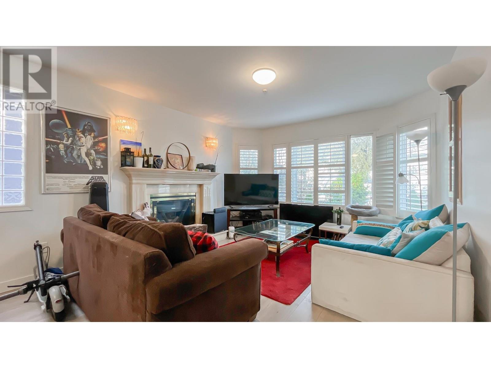 Listing Picture 4 of 40 : 736 E 55TH AVENUE, Vancouver / 溫哥華 - 魯藝地產 Yvonne Lu Group - MLS Medallion Club Member