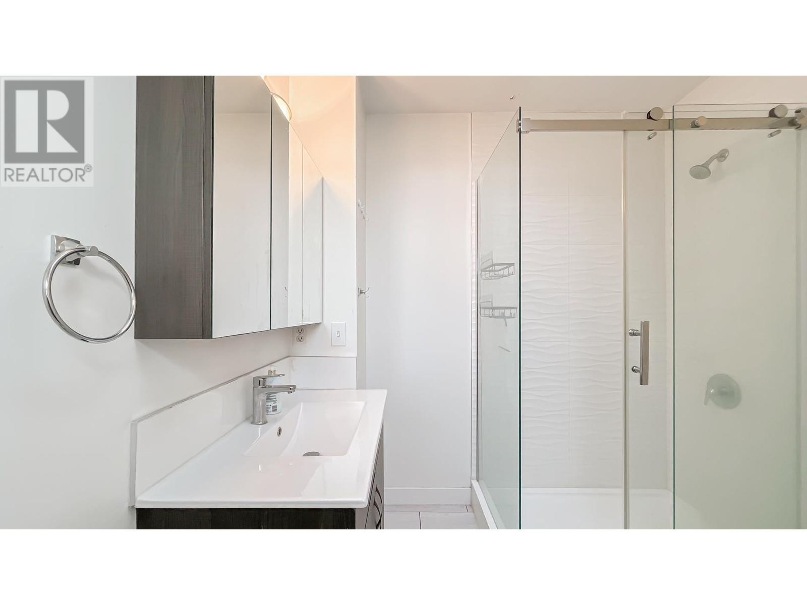 Listing Picture 27 of 40 : 736 E 55TH AVENUE, Vancouver / 溫哥華 - 魯藝地產 Yvonne Lu Group - MLS Medallion Club Member