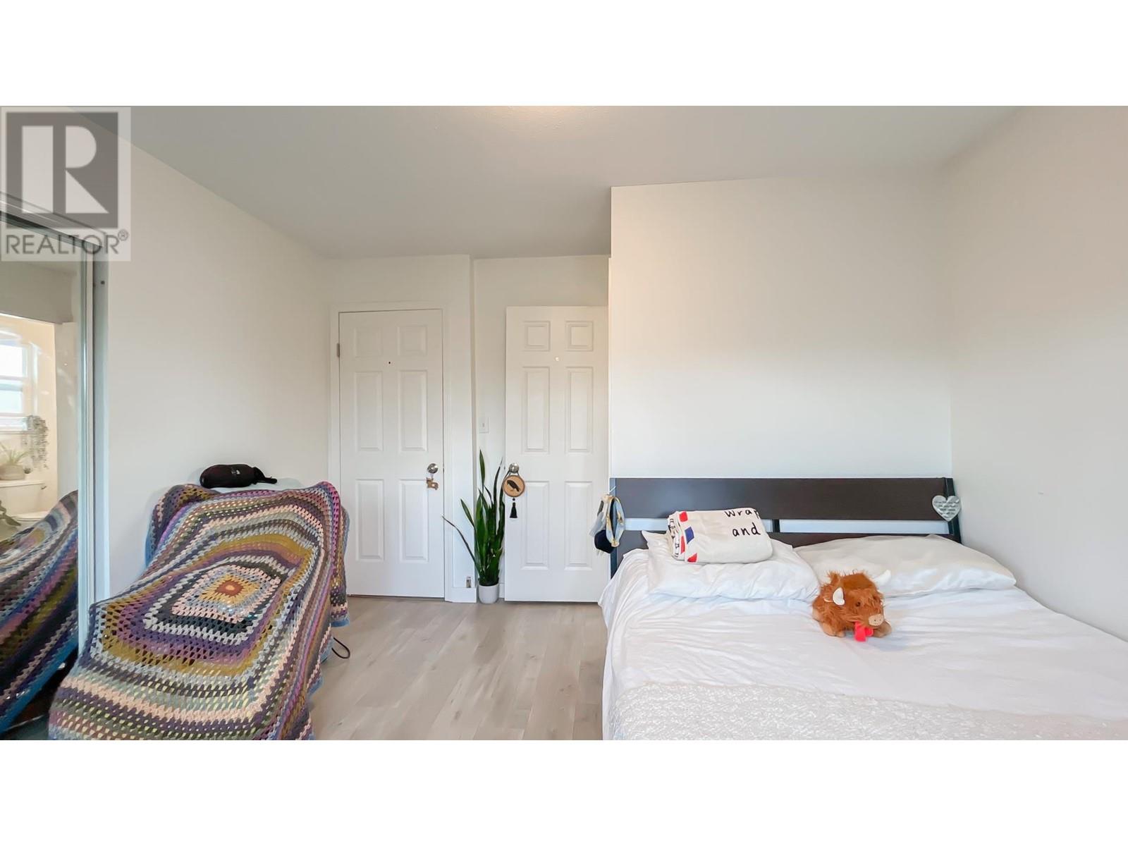 Listing Picture 21 of 40 : 736 E 55TH AVENUE, Vancouver / 溫哥華 - 魯藝地產 Yvonne Lu Group - MLS Medallion Club Member