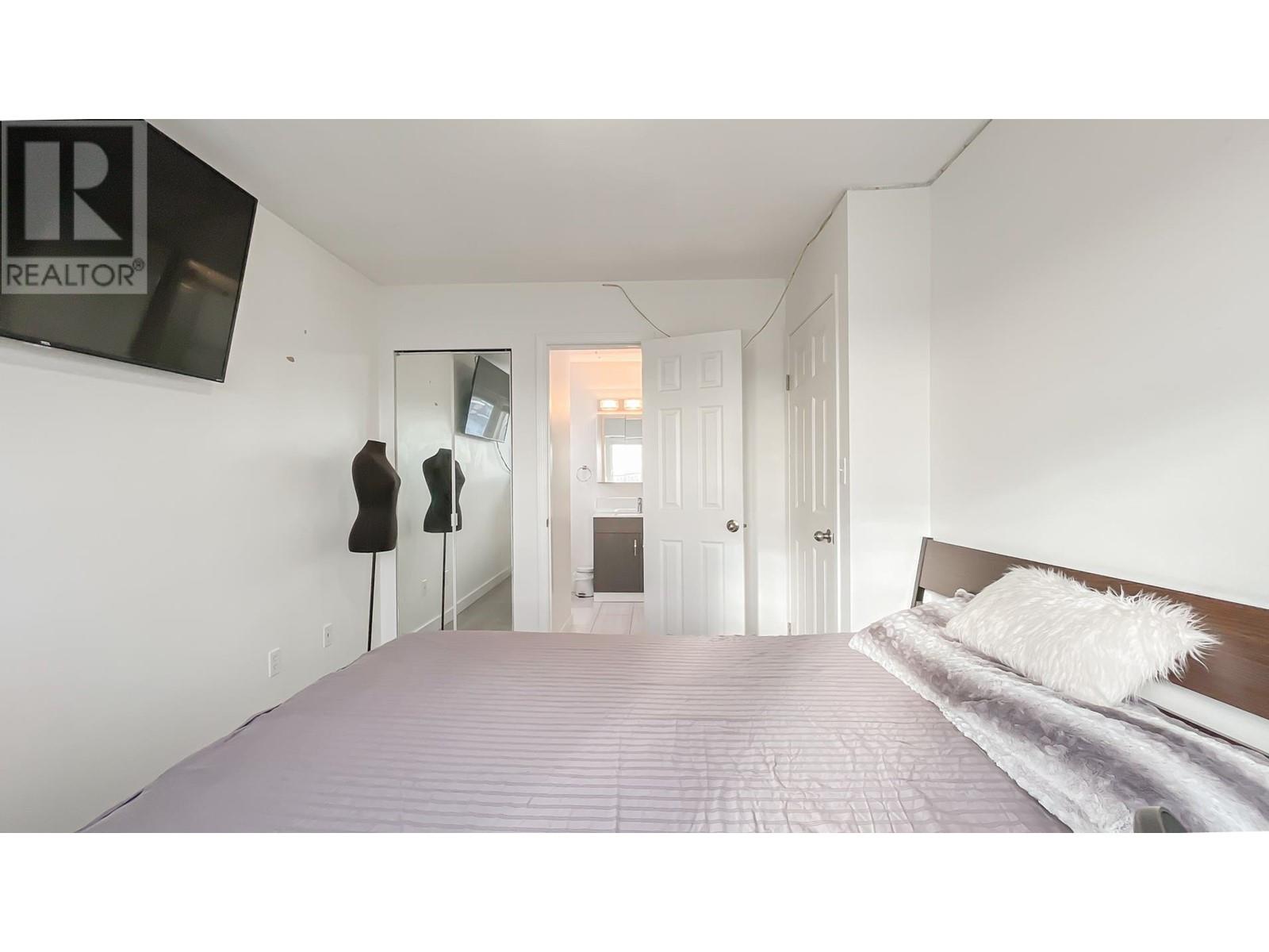 Listing Picture 25 of 40 : 736 E 55TH AVENUE, Vancouver / 溫哥華 - 魯藝地產 Yvonne Lu Group - MLS Medallion Club Member