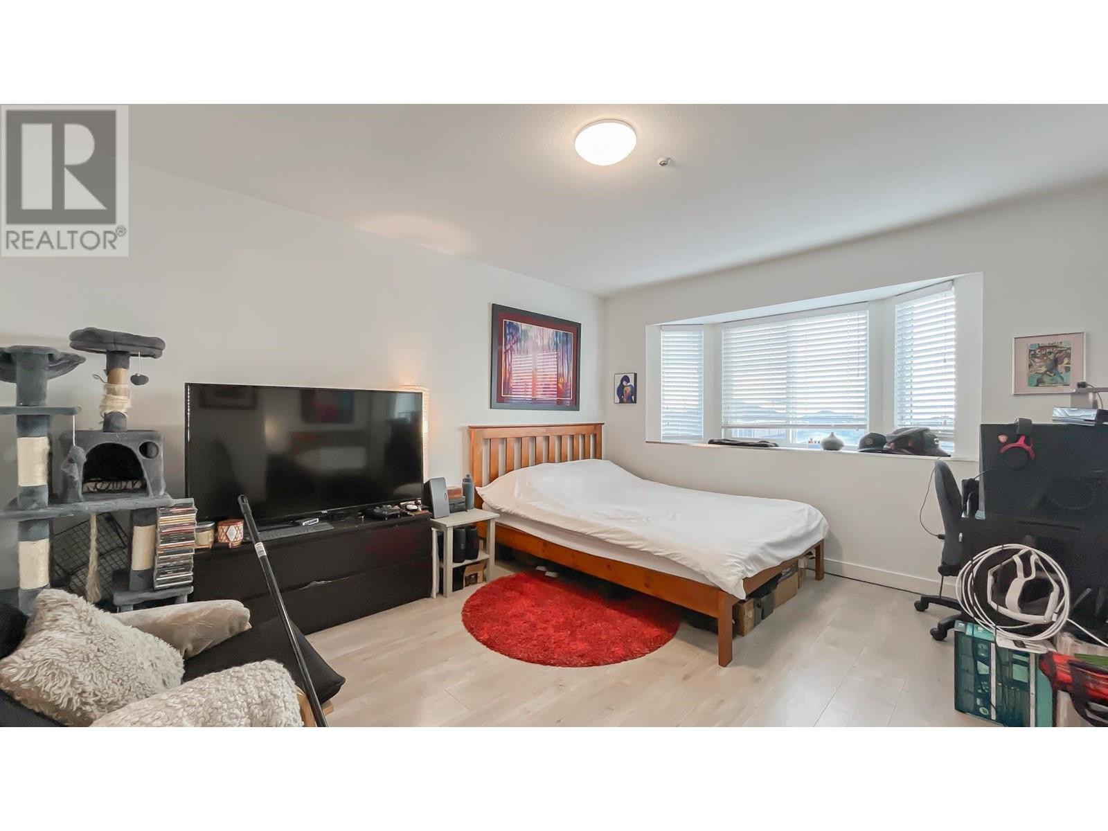 Listing Picture 14 of 40 : 736 E 55TH AVENUE, Vancouver / 溫哥華 - 魯藝地產 Yvonne Lu Group - MLS Medallion Club Member