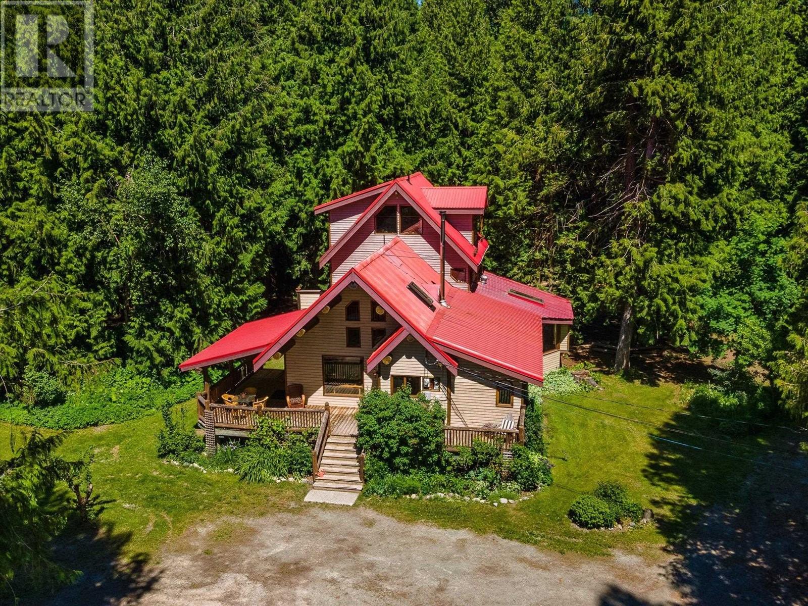 7700 Pemberton Meadows Road, Pemberton, British Columbia  V0N 2L2 - Photo 4 - R2928460