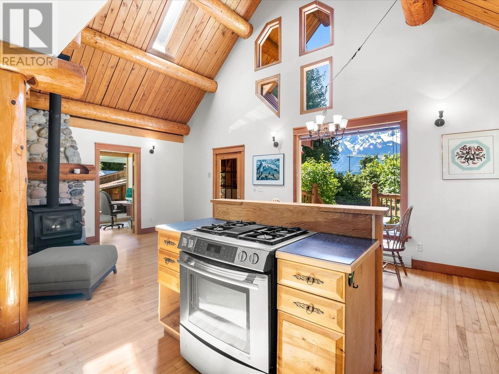 7700 Pemberton Meadows Road, Pemberton, British Columbia  V0N 2L2 - Photo 7 - R2928460