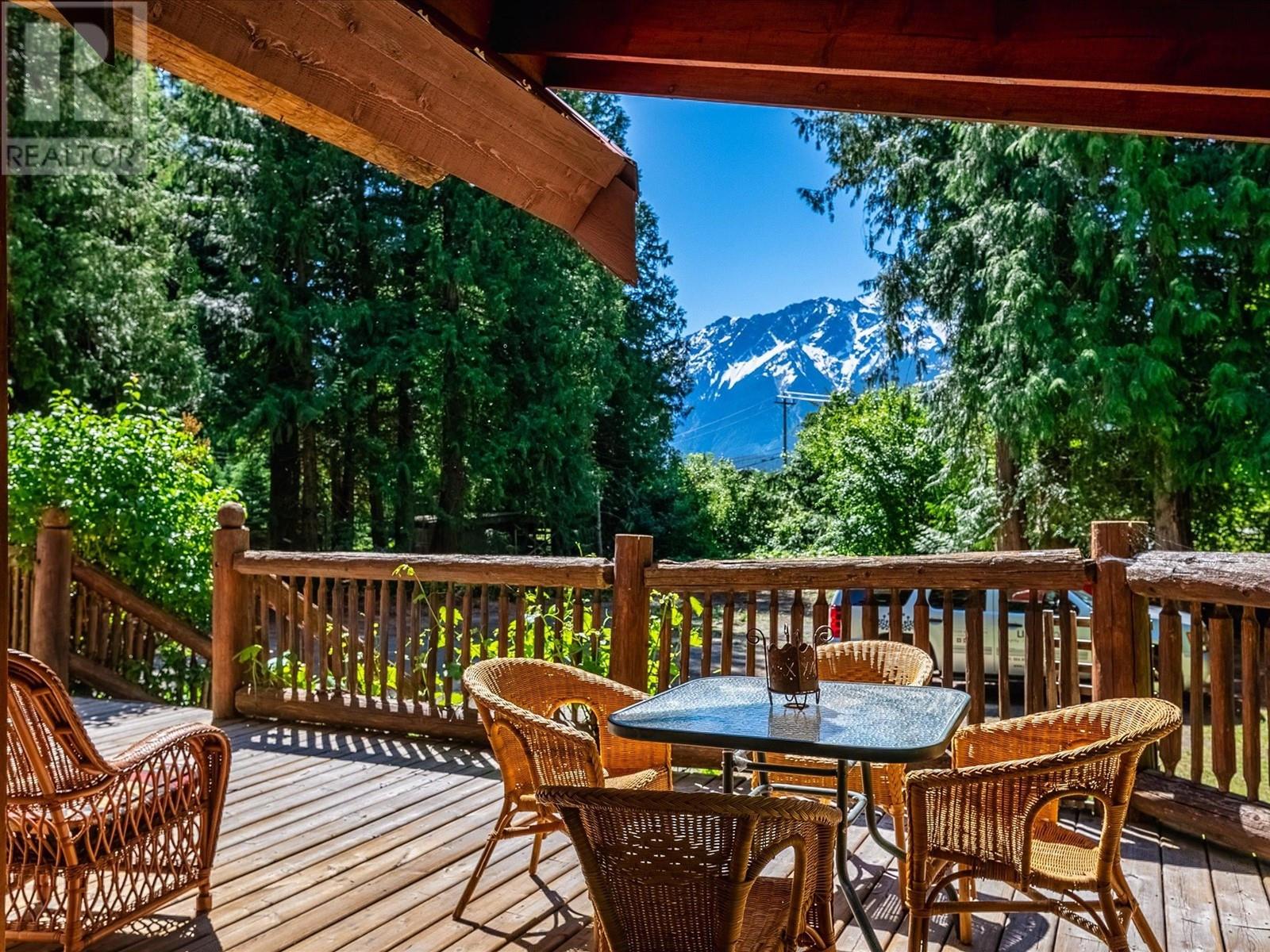 7700 Pemberton Meadows Road, Pemberton, British Columbia  V0N 2L2 - Photo 15 - R2928460