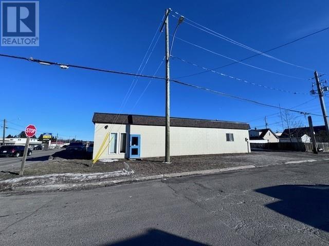 321 Cumberland St N, Thunder Bay, Ontario  P7A 4P1 - Photo 4 - TB250073