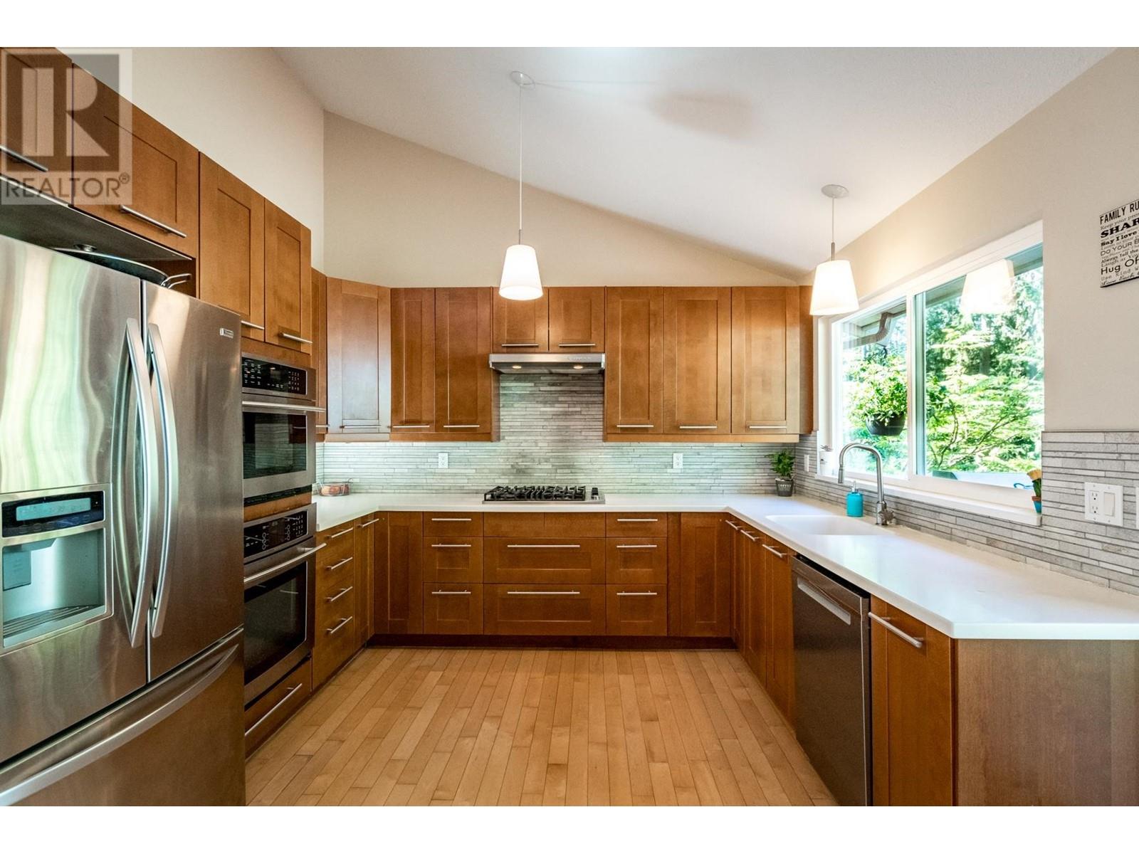 Property at 1525 PARK AVENUE image 4
